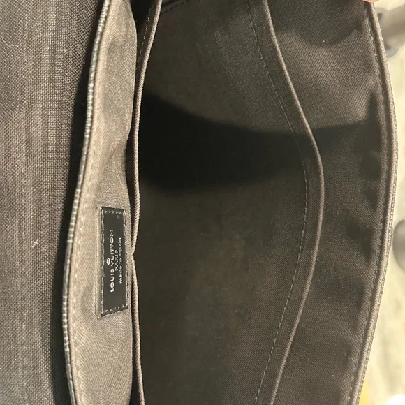 Louis Vuitton Damier District PM Messenger Bag - Picture 12 of 15